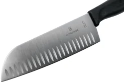 Victorinox SwissClassic 6.8523.17G Santoku Mit Kullenschliff 17 Cm, Schwarz 7 Victorinox SwissClassic 6.8523.17G Santoku Mit Kullenschliff 17 Cm, Schwarz -Messer VT6 8523 17G 03 victorinox scaled