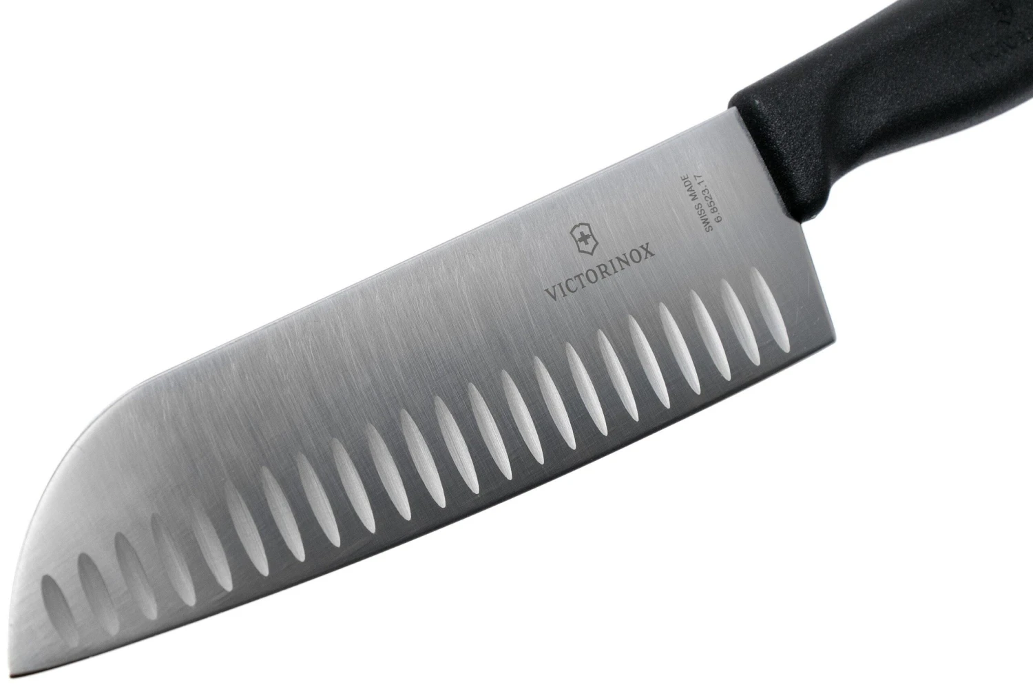 Victorinox SwissClassic 6.8523.17G Santoku Mit Kullenschliff 17 Cm, Schwarz 3 Victorinox SwissClassic 6.8523.17G Santoku Mit Kullenschliff 17 Cm, Schwarz – Bild 3
